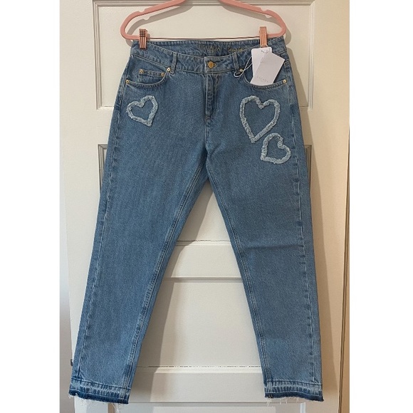 Escada Sport Sexy Boyfriend Jeans Frayed Hem Heart Patch Size 36 US 6 - Picture 3 of 11